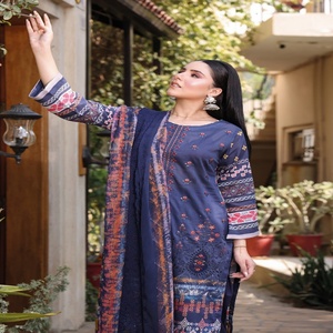 Trajes de césped paquistaníes de 3 piezas de marca original con bordado Dr Haris Brand Volume DhagaKari para ropa de India y Pakistán - Product Image 3