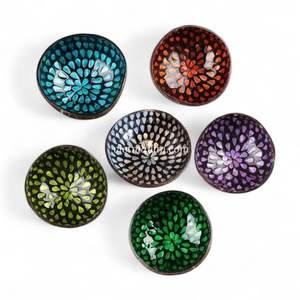 Tazón de Coco Hecho a Mano con Incrustaciones de Nácar para Servir Comida y Decoración de Mesa del Hogar, de Vietnam - Product Image 1