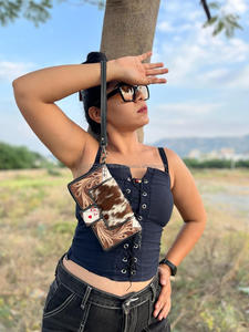 Nouveau Western élégant cuir de vachette usiné fourrure cuir bracelets embrayages femmes conçu sac à main vente chaude en cuir usiné portefeuilles uniques - Product Image 5