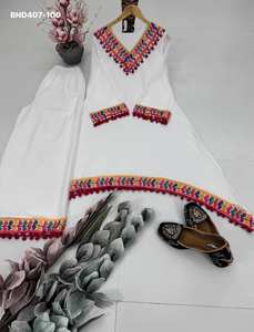 Traje Salwar de Mujer con Estampado Digital y Encaje, Estilo Étnico, en Georgette Sintética, Fabricante de Moda de Surat, en Venta - Product Image 3