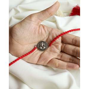 Pulsera de Plata 925 con Dijes de Rakhi y Vinayak, Joyería de Moda 92.5 - Product Image 1