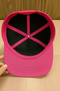 Casquettes de baseball Style 6 Panneaux Coton Poly OEM Logo Brodé Personnalisé pour Hommes Découpé Au Laser Trou Fabriqué Au Viet Nam - Product Image 4