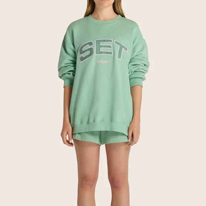 ชุดสเวตเตอร์ฤดูหนาวของผู้หญิงแบบสั่งทำปักโลโก้สไตล์สตรีทเสื้อวอร์มลำลองแบบสั้น2ชิ้นชุดผ้าโพลีเอสเตอร์100% จากโรงงาน - Product Image 5