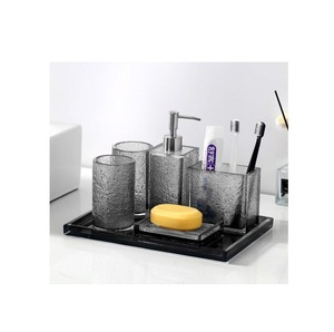 Conjunto de baño de resina de la mejor calidad, soporte para cepillo de dientes de aspecto transparente, dispensador de sopa, color negro, precio asequible - Product Image 1