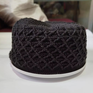 Chapeau musulman unisexe Chapeaux de prière pour hommes Chapeau islamique Ramadan tricoté à la main Chapeau chaud pour hommes musulmans Casquette de prière islamique du Bangladesh. - Product Image 1