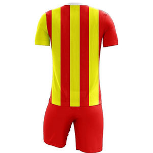 Vente en gros Uniforme d'équipe de football personnalisé pour hommes Derniers modèles Jeunes vêtements de football Ensembles Uniformes de maillot de football sublimés - Product Image 3