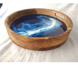 Bandeja de Servicio de Diseño Exclusivo en Madera y Resina con Asa de Acero Inoxidable, Diseño de Río, Bandeja Redonda de Almacenamiento - Product Image 3