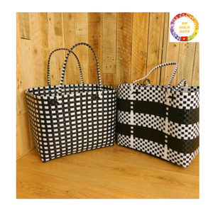 ถุงหิ้วทำจากฟางพลาสติก PP รีไซเคิลงานทำมือดีไซน์สีสันสดใสสำหรับผู้หญิงแฟชั่นและชายหาด - Product Image 6