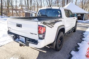 Toyota Tacoma TRD Pro Double Cab 4x4 V6 2018 d'occasion en bon état, différentiel arrière verrouillable, peu modifiée - Product Image 2