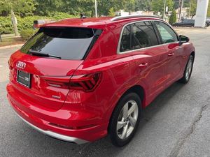 NEATLY utilisé 2022 A-u-d-i Q3 qu_att_ro Premium Plus 40 TFSI - Product Image 4