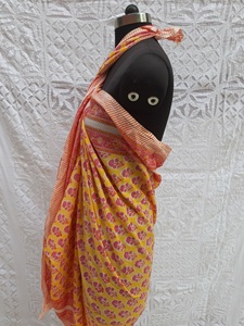 Venta al por mayor de tela estampada de bloque de algodón Sarong con puntada dobladillo playa traje de baño cuerpo cubierta Pareo bufandas cuello envoltura Dupatta bufandas - Product Image 3