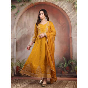 ชุดอานาร์กาลีผ้าไหมปักลายมัสตาร์ดสำหรับผู้หญิง พร้อมผ้าคลุมไหล่ ทรงเอ็มไพร์ - Product Image 3