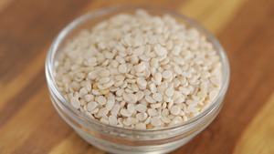 Exportación a granel de Urad Dal Negro Seco Entero y Partido, de Alta Calidad, Grado Alimenticio, Certificado FSSAI/ISO, 24 Meses de Vida Útil, Directo de la Agricultura - Product Image 6