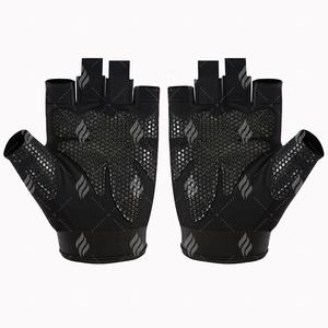 Guantes Deportivos Ligeros Diseñados para Levantamiento de Pesas, Ciclismo y Entrenamiento con Tejido Transpirable y Cierre de Gancho Seguro - Product Image 5