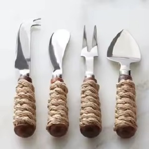 Couteau à Fromage en Acier Inoxydable avec Manche en Bois d'Acacia et Corde Mini Couteau à Fromage à Beurre Classique pour Usage Multiple - Product Image 1
