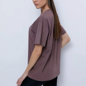 Camisetas de algodón de gran tamaño de diseño personalizado para mujer, transpirables, con hombros caídos, ropa de calle holgada, estilo de impresión de logotipo personalizado - Product Image 4