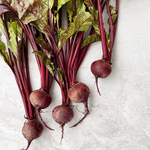 Remolacha roja: verdura de uso común de gran venta, rica en nutrientes esenciales, hierro, fósforo y potasio - Product Image 3