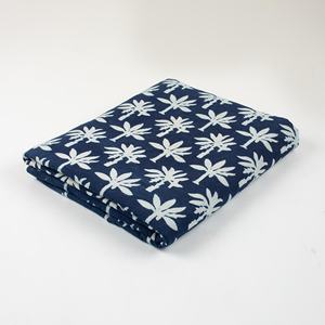 Tissu en coton indigo floral élégant, tissu imprimé à la main pour vêtements et décoration intérieure - Product Image 1