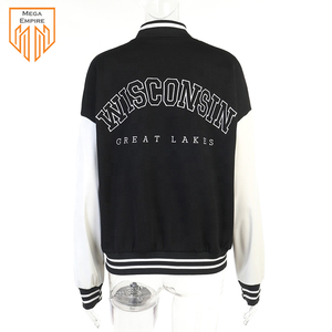 เสื้อแจ็คเก็ตนักเบสบอลของผู้หญิงเสื้อโค้ทกันหนาวขนาดใหญ่มีแผ่นปักลายโลโก้ตามสั่ง - Product Image 4