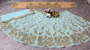 Ropa tradicional india y paquistaní ajustada para Bodas de invierno y verano Trajes y fiestas de Diwali - Product Image 6