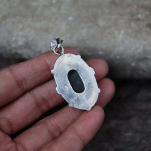 Pendentif ovale classique en argent sterling 925 avec pierre précieuse Labradorite pour fêtes et cadeaux - Product Image 2