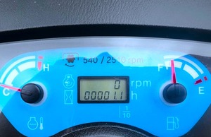 Tractor LS MT226HE Nuevo y Usado de Calidad, Diésel Mitsubishi, 4x4 con Cargador Frontal, Capacidad de Elevación de 1965 lbs a Precio Accesible - Product Image 2