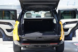 R0VAR P-400 S.E 2024, Bajo Kilometraje, Motor en Buen Estado, Neumáticos R18, Transmisión Automática, Techo Panorámico, Faros LED, Listo para Enviar - Product Image 5