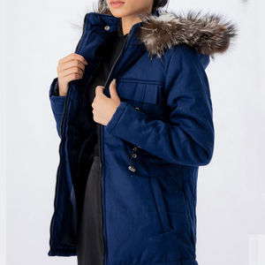 Chaqueta parka con capucha de piel de diseño personalizado de Color sólido a la última moda, servicio OEM ODM, chaqueta parka larga de Invierno para mujer - Product Image 1
