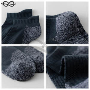 Chaussettes de sport à coussinet épais pour hommes Chaussettes de cheville respirantes pour le confort Chaussettes de course à coupe basse Sports Gym et usage quotidien - Product Image 5