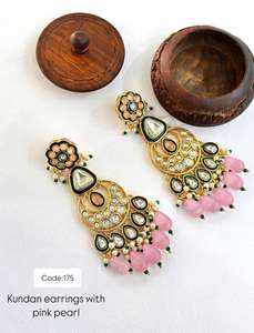 Pendientes Kundan Jhumkas hechos a mano con gotas de perlas y trabajo de Meenakari, auténticos pendientes indios para novias y ropa de fiesta - Product Image 3