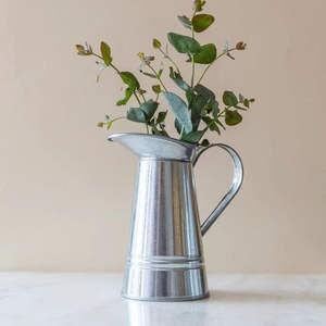 Maceta galvanizada configurada para ideas detalladas de vegetación que ofrece una resistencia ambiental mediante una estructura metálica - Product Image 1