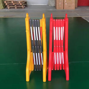 Barriera Stradale Estensibile Portatile Cancello di Sicurezza Mobile per Esterni Barricata Retrattile in Plastica Riempibile con Acqua - Product Image 2