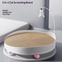 Griffoir pour chat en plastique trois-en-un avec coussin remplaçable, sonnette, balle sur rail et baguette à plumes pour les détaillants
