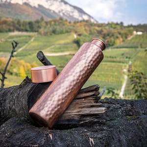 Botella de agua martillada de cobre de diseño simple y elegante, vaso de cobre puro disponible al mejor precio - Product Image 5