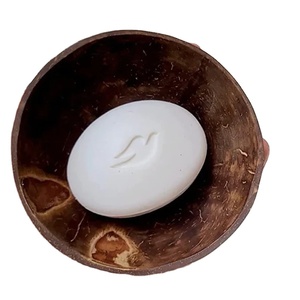 จานสบู่กะลามะพร้าวจากเวียดนามที่วางสบู่ - Product Image 1