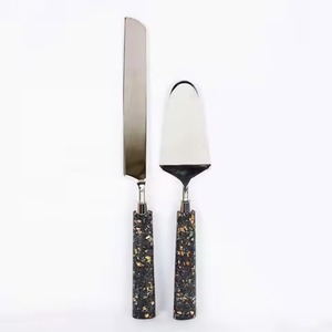 Cubiertos de Metal Dorado con Acabado Espejo, Juego de Cubiertos de Cocina de la Mejor Calidad con Mango de Resina Roja - Product Image 6