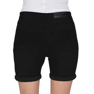 Short pour femme Short en denim délavé conçu pour les femmes qui aiment la mode quotidienne sans effort et le confort tout au long de la journée - Product Image 5