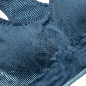 Soutien-gorge de sport à maintien élevé, conçu avec un tissu extensible et une coupe sécurisée pour la course à pied, le yoga et les activités de fitness. - Product Image 3