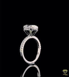 Bague solitaire ovale élégante avec un brillant VVS incolore Lab Grown diamant étincelle intemporelle parfaite pour anniversaire - Product Image 2