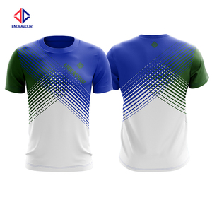 Camiseta personalizada Performance Fit en tela de poliéster que absorbe la humedad con sublimación para uso deportivo y de entrenamiento - Product Image 6