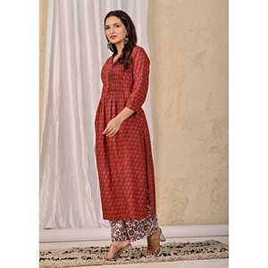 Conjunto de Kurta y Pantalón de Algodón Rojo con Estampado Étnico Indio y Bordado en Tela de Red para Niñas, Ideal para Fiestas - Product Image 4