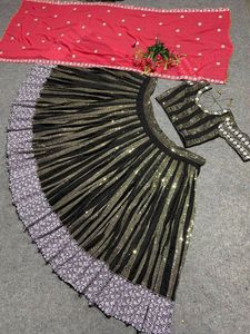 Nouveau mariage ethnique et vêtements de fête Malay Satin soie lourde séquence brodée Lehenga et Choli avec Dupatta brodé - Product Image 2
