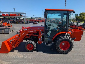 Tracteur agricole multifonctionnel LS Green & Black 4WD avec chargeur frontal et pelle arrière, 90 CV - Product Image 6