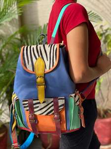 Sac à dos en cuir de vache avec fourrure animale - Product Image 4