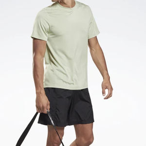 T-shirt de haute qualité pour hommes brodé sur mesure vêtements de sport en polyester à séchage rapide avec tissu doux et nouveau style décontracté - Product Image 1