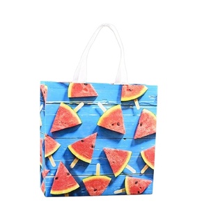 Sacs non tissés laminés métallisés argent et or avec logo personnalisé et poignées - Vente en gros directement du fabricant vietnamien - Product Image 1