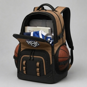 Bolsa profesional para equipo de baloncesto con construcción duradera, múltiples bolsillos de almacenamiento, diseño ligero y seguro - Product Image 2