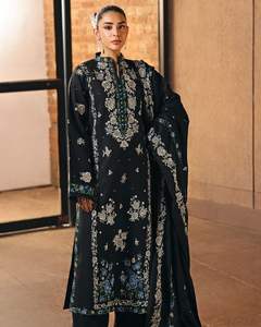 คอลเลกชัน ssumaira ชุดปักลายลูกพีชที่ละเอียดอ่อนตกแต่งด้วยลูกไม้และฐานย้อมสี - Product Image 1