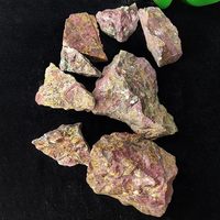 Natürliche Ajooba-Jaspis-Kristallsplitter im Großhandel - KALA CULTURE Großhändler für Heilkristalle - Rohe Kristalle für Energieheilung und Mineralien