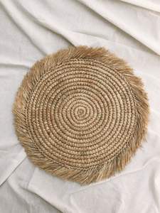 Set de table en macramé moderne conçu pour les maisons qui aiment une décoration simple et calme et des accessoires de table fonctionnels au quotidien - Product Image 6